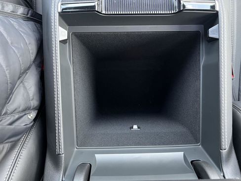 New 2026 Jeep Grand Wagoneer Summit image 24