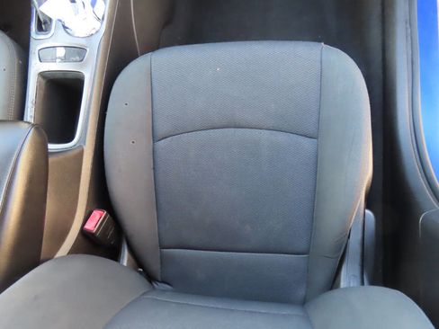 Used 2017 Chevrolet Cruze LT image 38