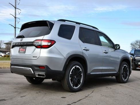 New 2026 Honda Pilot Touring image 7