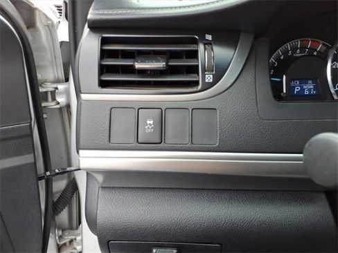 Used 2013 Toyota Camry SE image 8