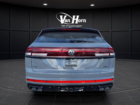 New 2026 Volkswagen Atlas Cross Sport SEL R-Line image 4