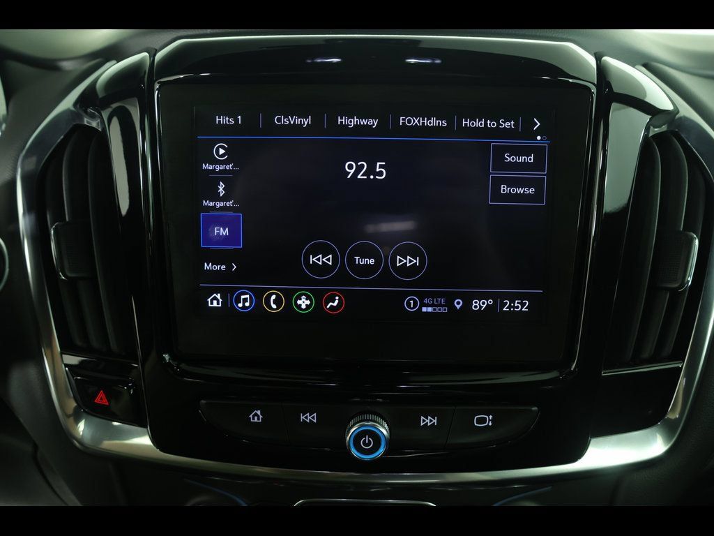 Used 2023 Chevrolet Traverse LT FWD image 26