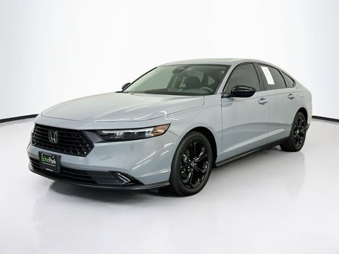Used 2025 Honda Accord SE image 3