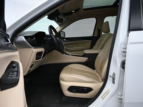 Used 2021 Jeep Grand Cherokee L Limited w/ Luxury Tech Group II image 38