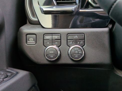 Used 2025 GMC Sierra 1500 Elevation w/ Preferred Package AWD/4WD image 26