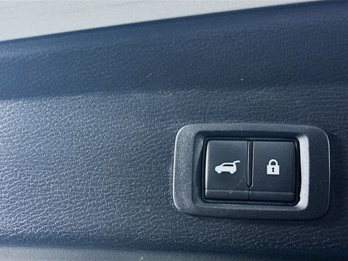 Used 2024 Mitsubishi Outlander SE AWD/4WD image 28