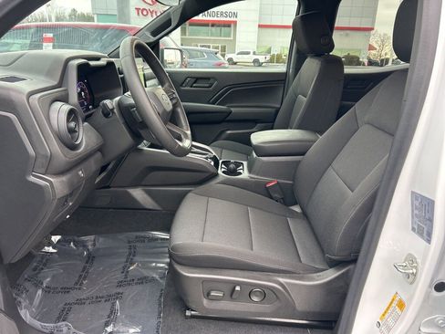 Used 2024 Chevrolet Colorado Trail Boss w/ Advanced Trailering Package image 2