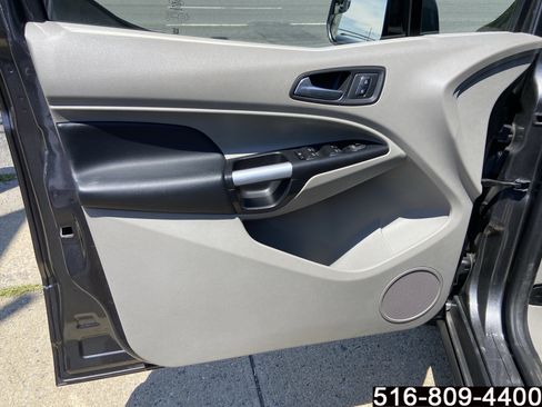 Used 2022 Ford Transit Connect Titanium FWD image 23