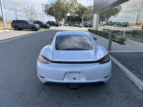 Used 2024 Porsche 718 Cayman image 3
