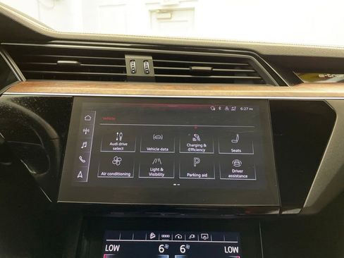 Used 2022 Audi e-tron Premium AWD/4WD image 15