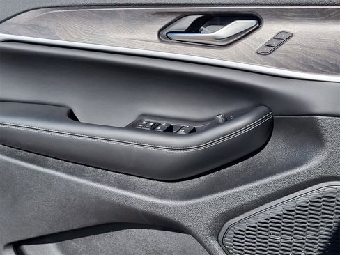 New 2025 Jeep Grand Cherokee L Limited image 16