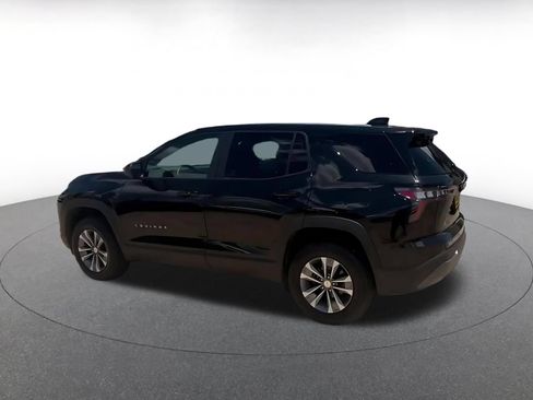 Used 2025 Chevrolet Equinox LT FWD image 9