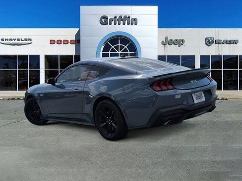 Used 2025 Ford Mustang GT RWD image 9