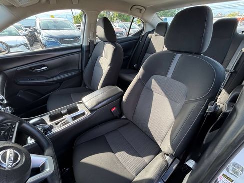 Used 2025 Nissan Sentra SV FWD image 35
