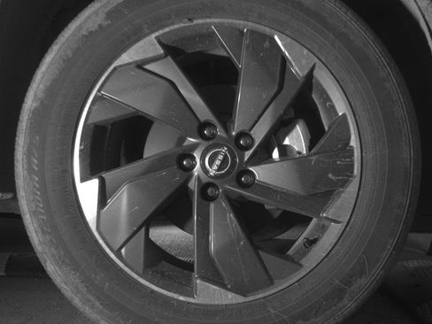Used 2025 Nissan Rogue SV FWD image 13