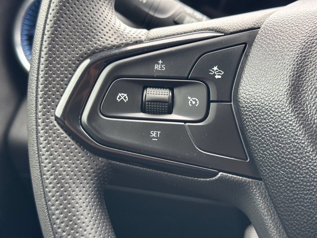 Used 2024 Chevrolet Trax LT FWD image 16