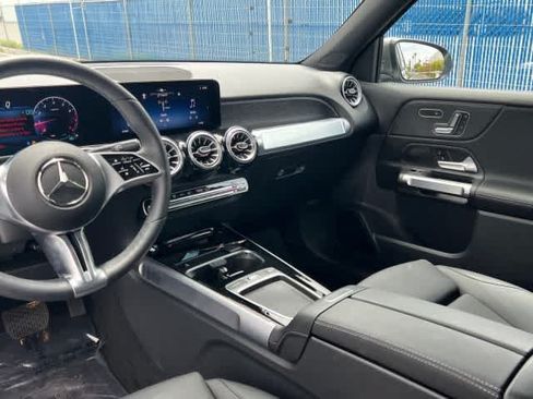 Used 2026 Mercedes-Benz GLB 250 4MATIC image 17