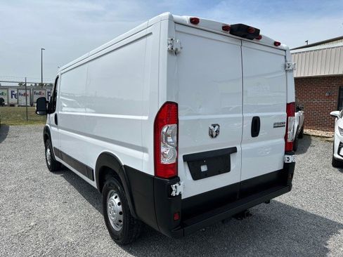 Used 2023 RAM ProMaster 2500 w/ Driver Convenience Group FWD image 11