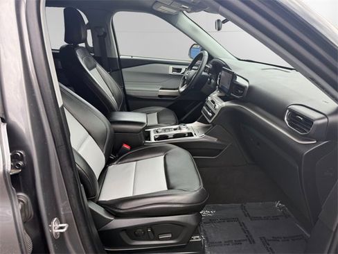 Used 2023 Ford Explorer XLT w/ Equipment Group 202A image 15