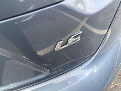 Used 2021 Toyota Corolla LE image 15