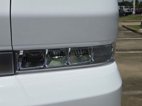 Used 2025 Chevrolet Brightdrop 600 FWD image 11