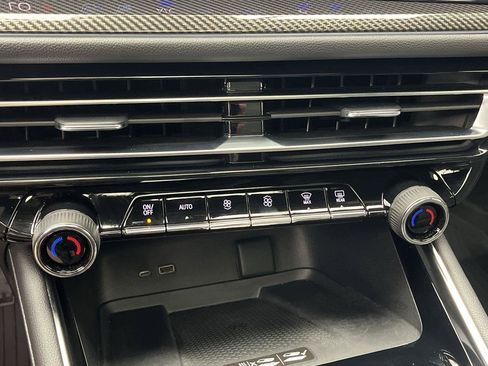 Certified 2026 Chevrolet Traverse High Country w/ LPO, Floor Liner Package AWD/4WD image 24