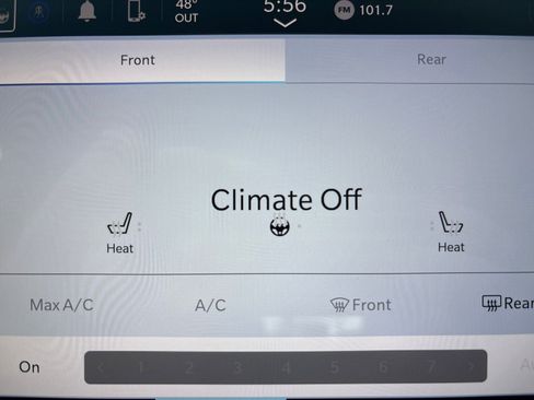 Used 2023 Chrysler Pacifica Touring-L image 21