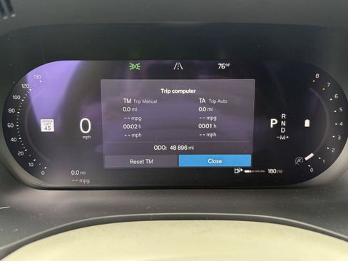 Used 2022 Volvo XC60 B5 Momentum w/ Climate Package AWD/4WD image 12