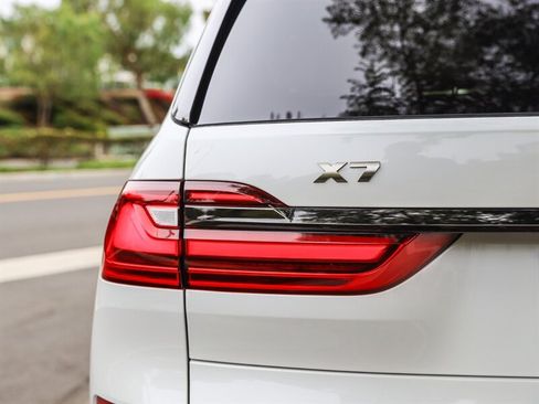 Used 2021 BMW X7 M50i AWD/4WD image 7
