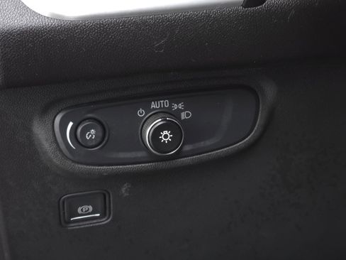 Used 2024 GMC Terrain SLE image 20