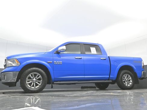 Used 2018 RAM 1500 SLT image 37