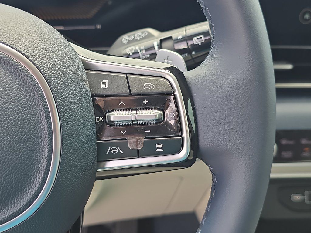 New 2026 Kia Carnival EX FWD image 33