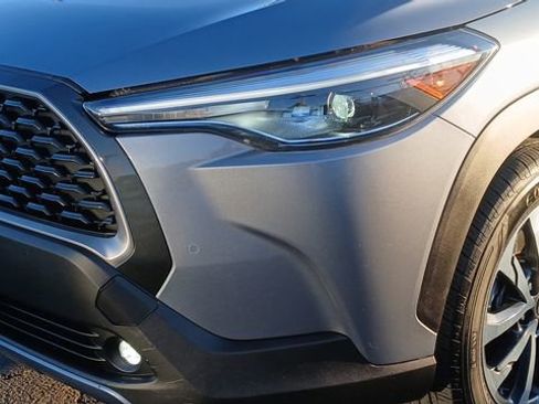 Used 2023 Toyota Corolla Cross XLE w/ Convenience Package image 30