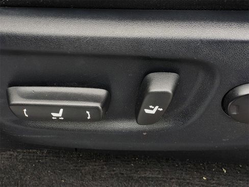 Used 2020 Toyota 4Runner SR5 image 28