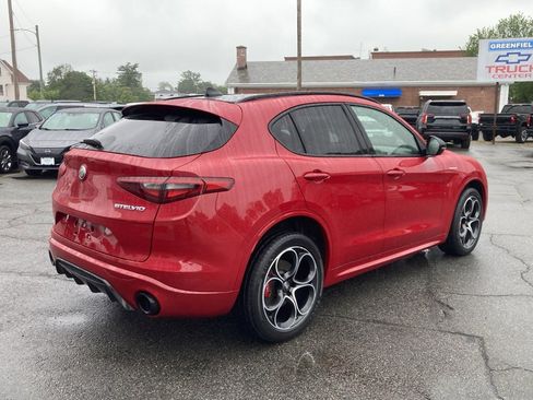 Used 2022 Alfa Romeo Stelvio Veloce image 7