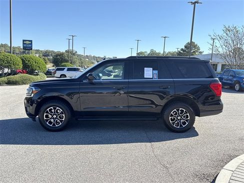 Used 2024 Ford Expedition XLT image 6