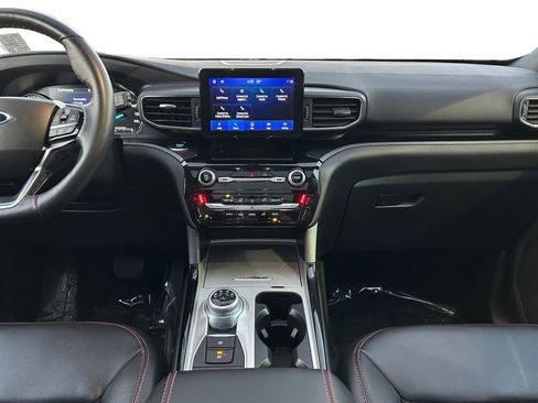 Used 2023 Ford Explorer ST-Line image 12