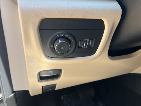 New 2026 Jeep Grand Cherokee L Limited w/ Luxury Tech Group II AWD/4WD image 8
