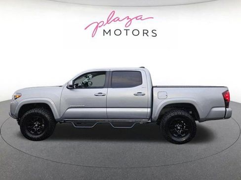 Used 2022 Toyota Tacoma SR5 w/ Technology Package AWD/4WD image 8