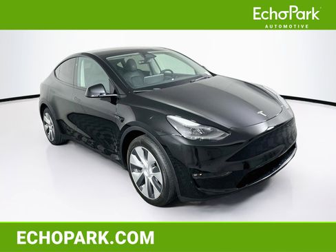 Used 2023 Tesla Model Y Long Range AWD/4WD image 1