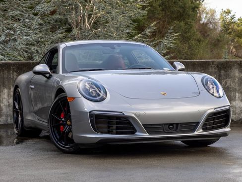 Used 2018 Porsche 911 Carrera S image 6