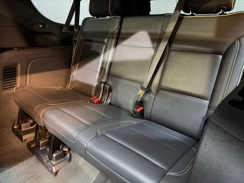 Used 2022 GMC Yukon XL SLT RWD image 41
