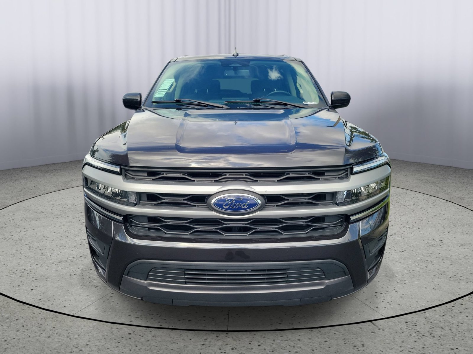 Used 2024 Ford Expedition XLT RWD image 6