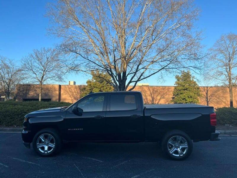 Used 2018 Chevrolet Silverado 1500 Custom w/ Custom Value Package RWD image 3