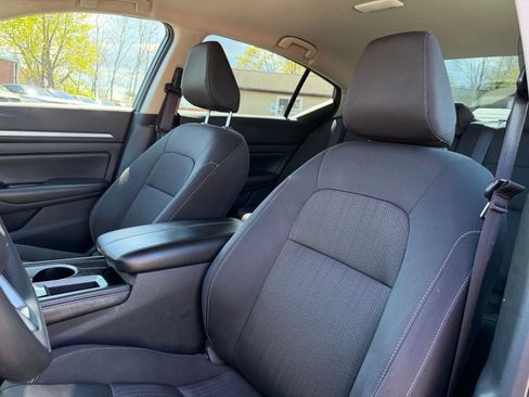 Used 2023 Nissan Altima 2.5 SV FWD image 13