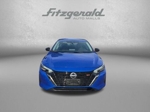 Used 2025 Nissan Sentra SR FWD image 2