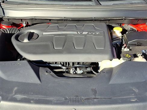 Used 2019 Jeep Cherokee Trailhawk image 30