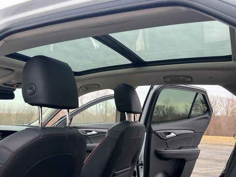 Used 2023 Buick Envision Essence w/ Technology Package I image 40