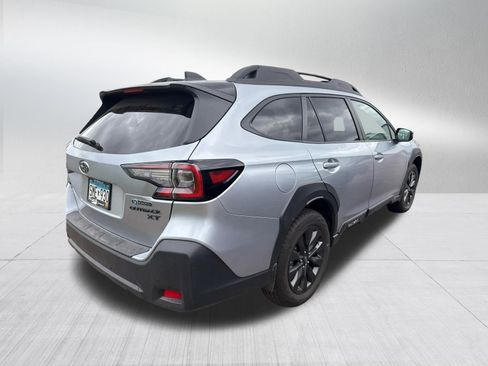 Used 2025 Subaru Outback Onyx Edition XT w/ Popular Package #2 AWD/4WD image 10