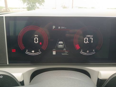 Used 2025 Hyundai Tucson SE FWD image 18